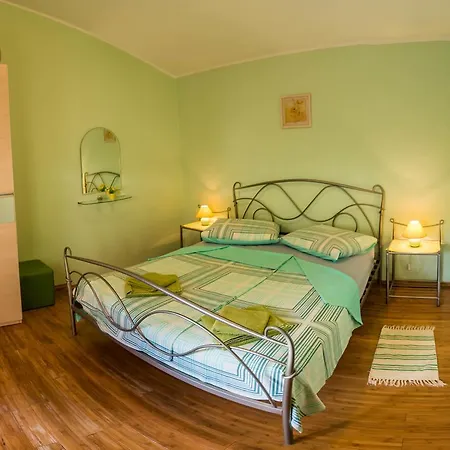 Angela 1711 Apartman *