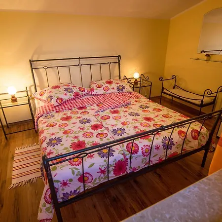 Angela 1711 Apartman